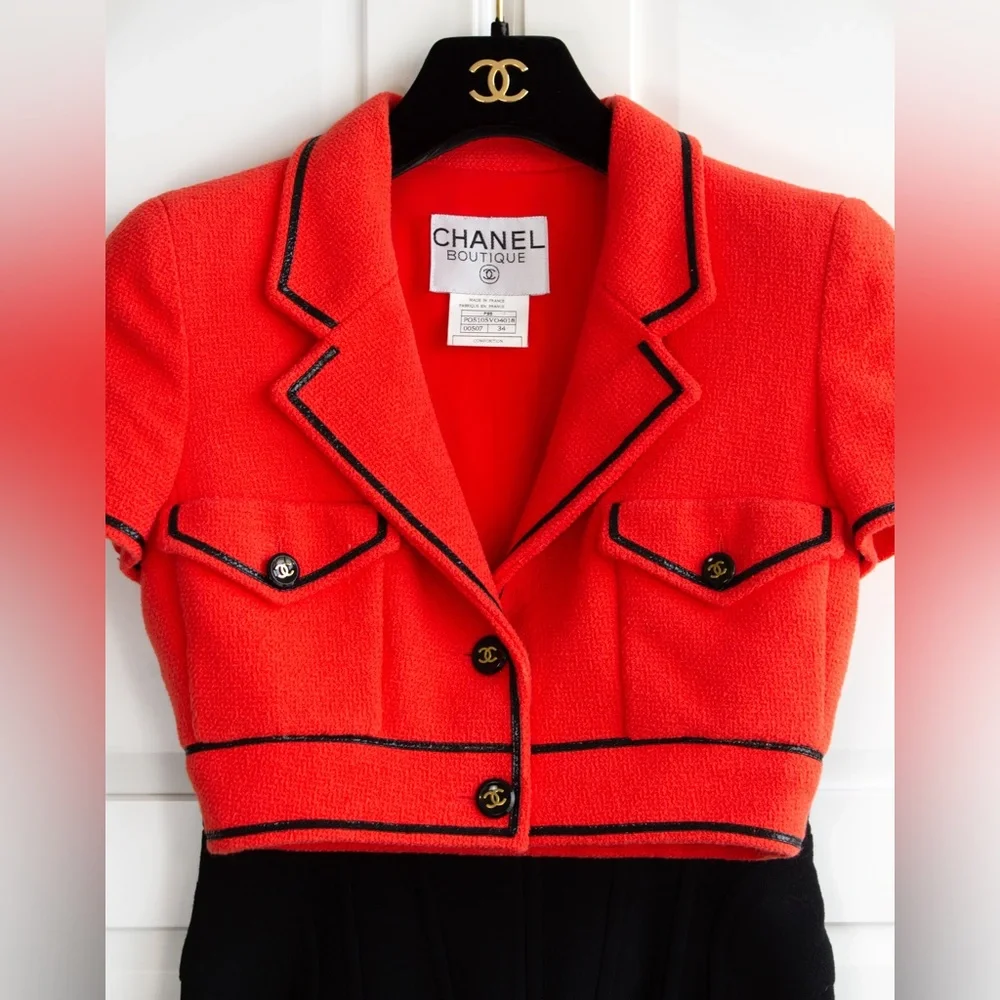 Iconic Chanel Vintage S/S 1995 Barbie Cropped Red Black 95P Jacket Skirt Suit - Picture 7 of 17